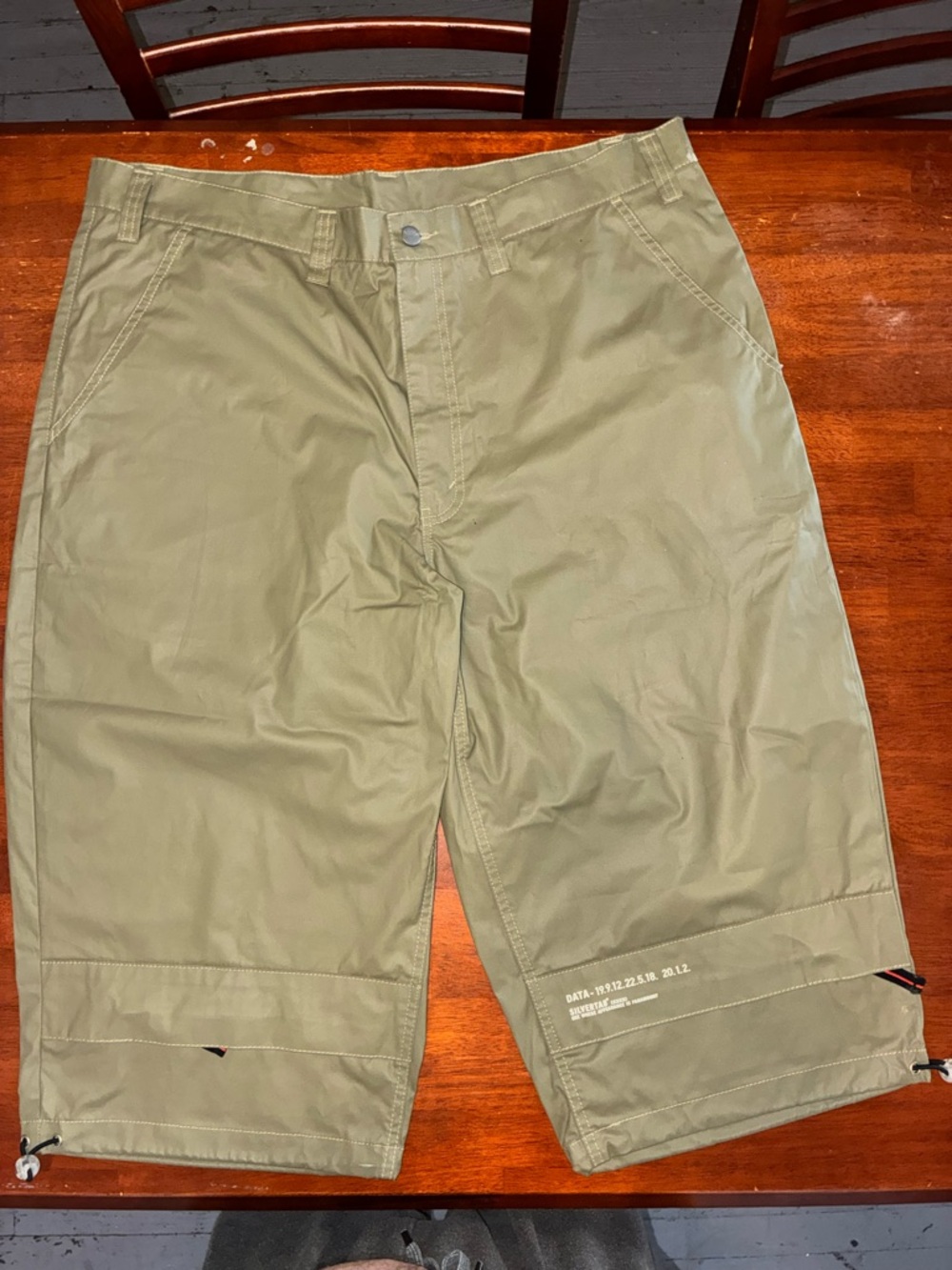 Y2K Levi’s Silvertab Super Wide Leg Baggy Shorts Size 40